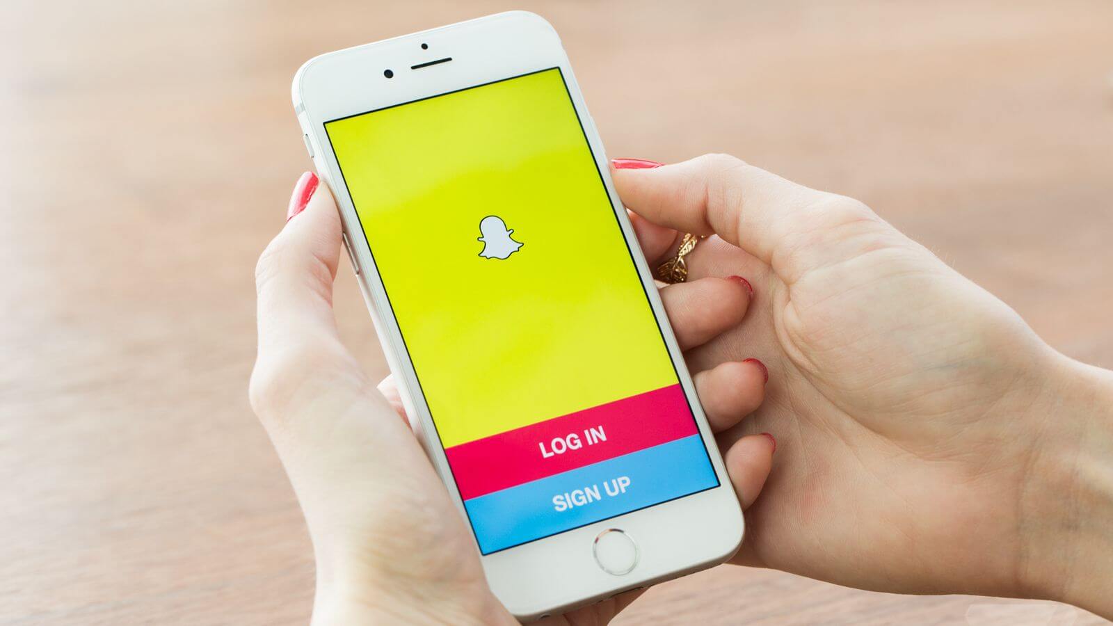 Snapchat app login on an iphone